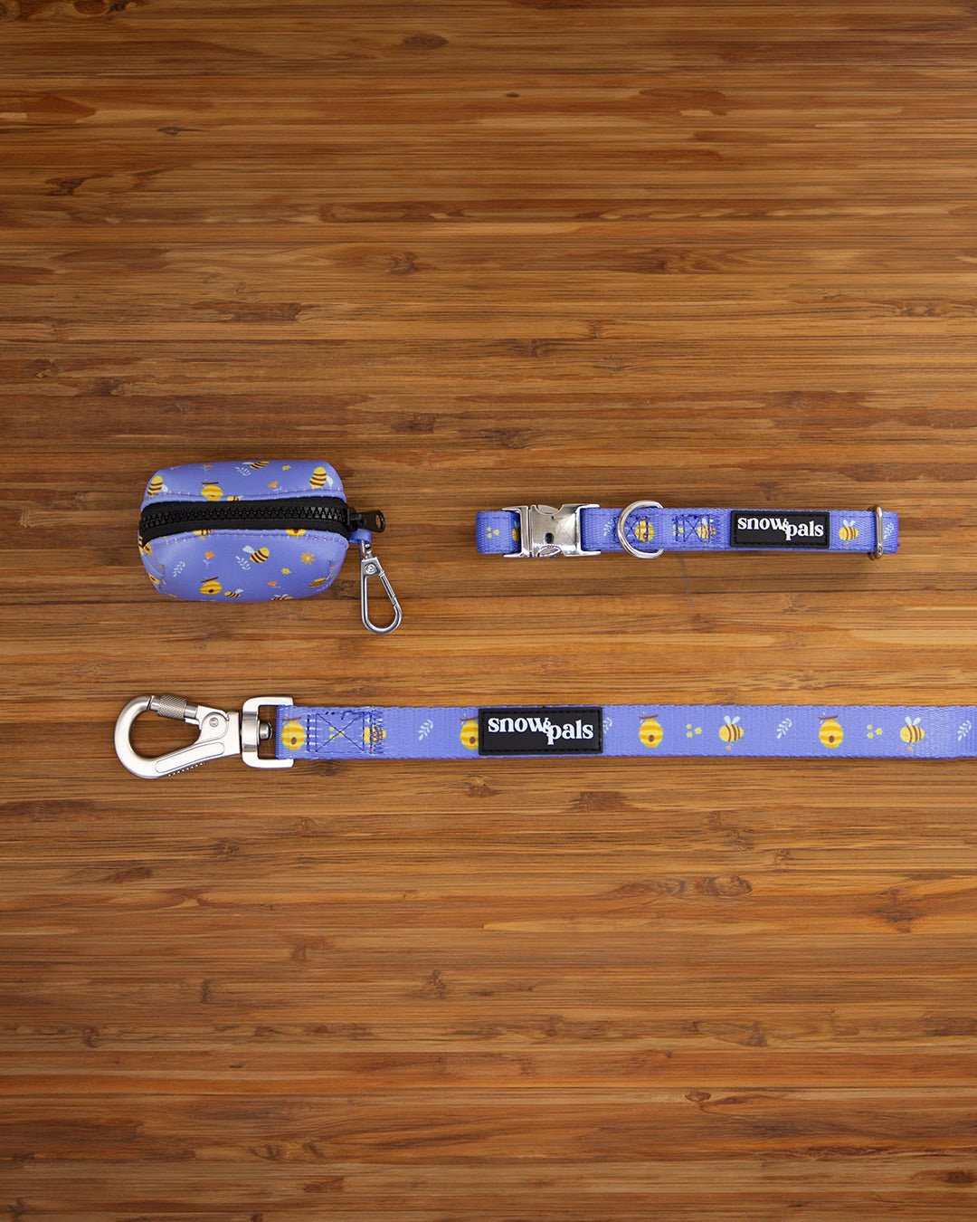 Dog collar set with bees