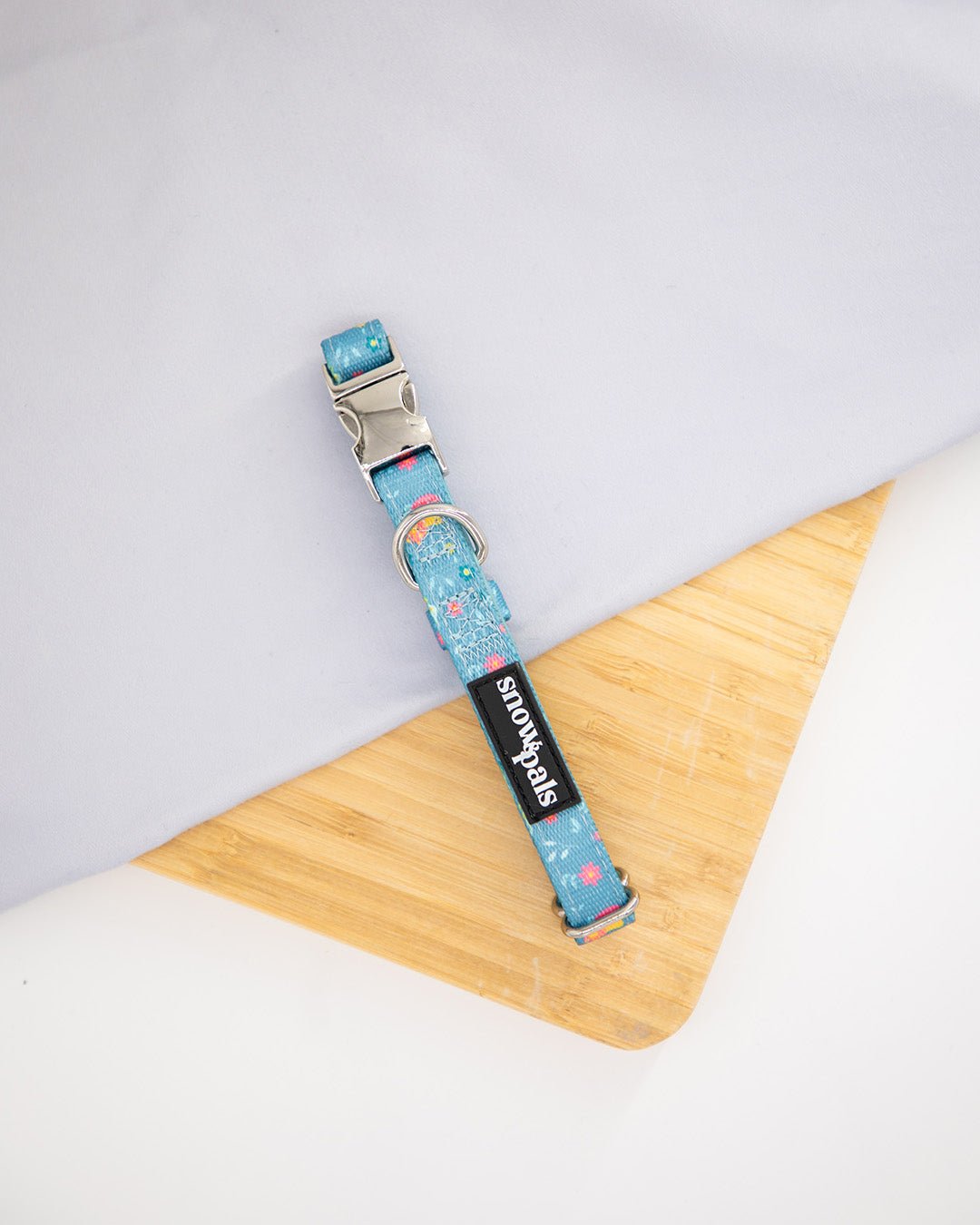 Dog collar with butterflies